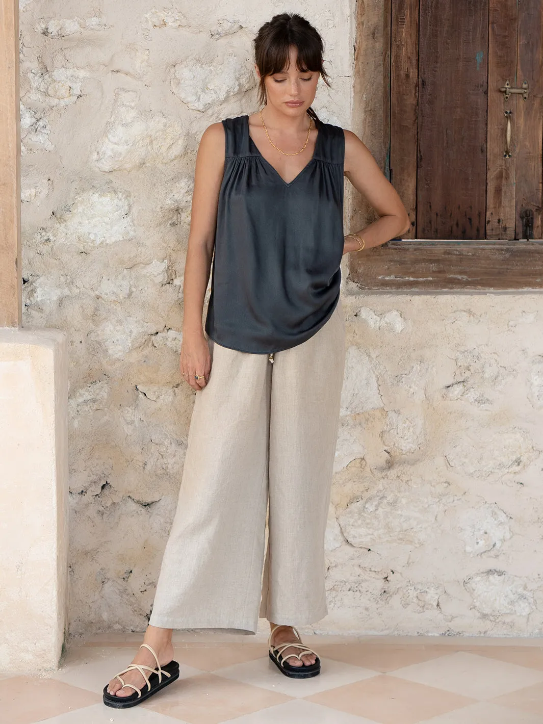 Bamboo Charcoal Top by Alba: High-Quality and Eco-Friendly