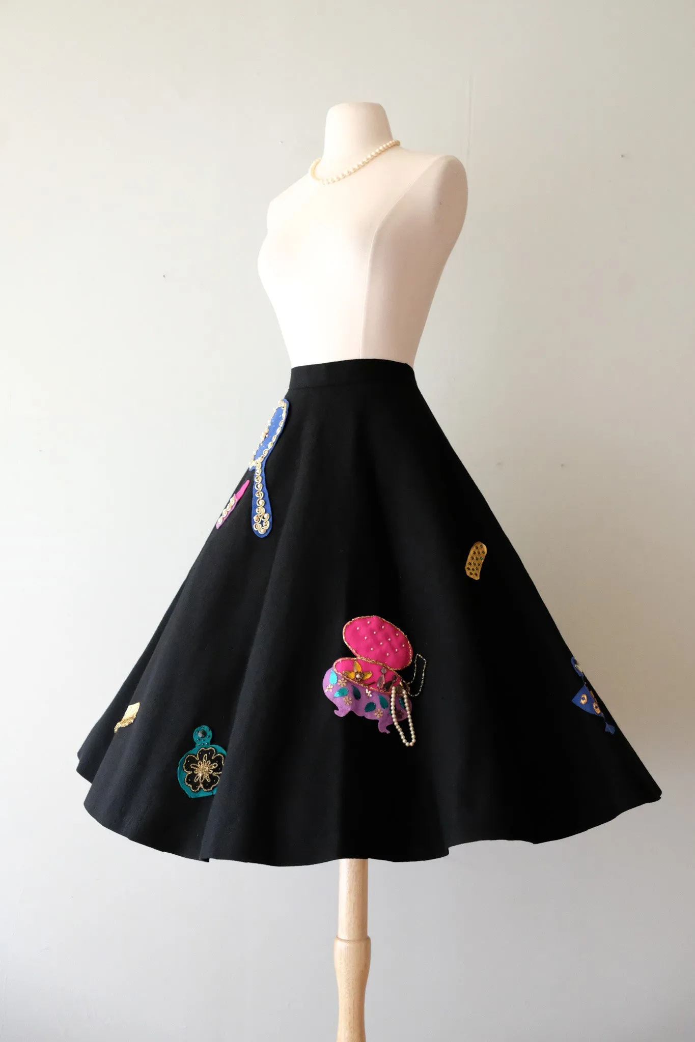 Vintage 1950s Novelty Print Maquillage Felt Appliqué Skirt by Margie Webb, Size XS
