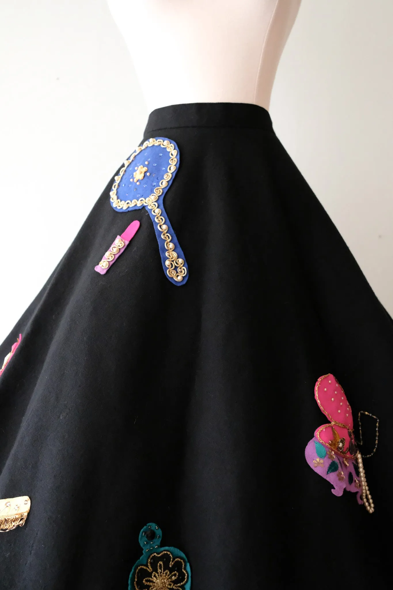 Vintage 1950s Novelty Print Maquillage Felt Appliqué Skirt by Margie Webb, Size XS