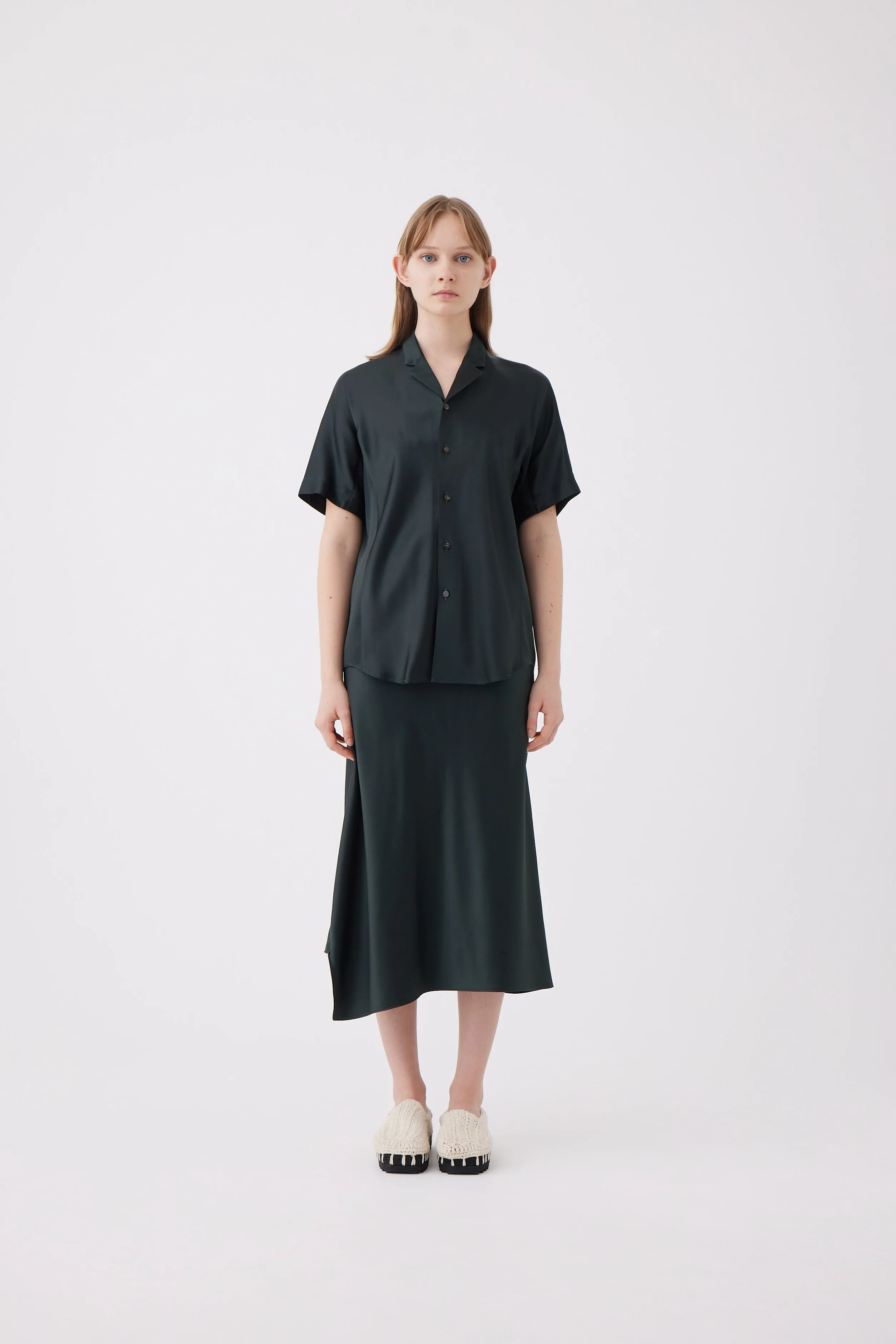 Silk Short Sleeve Overshirt in Forest Green