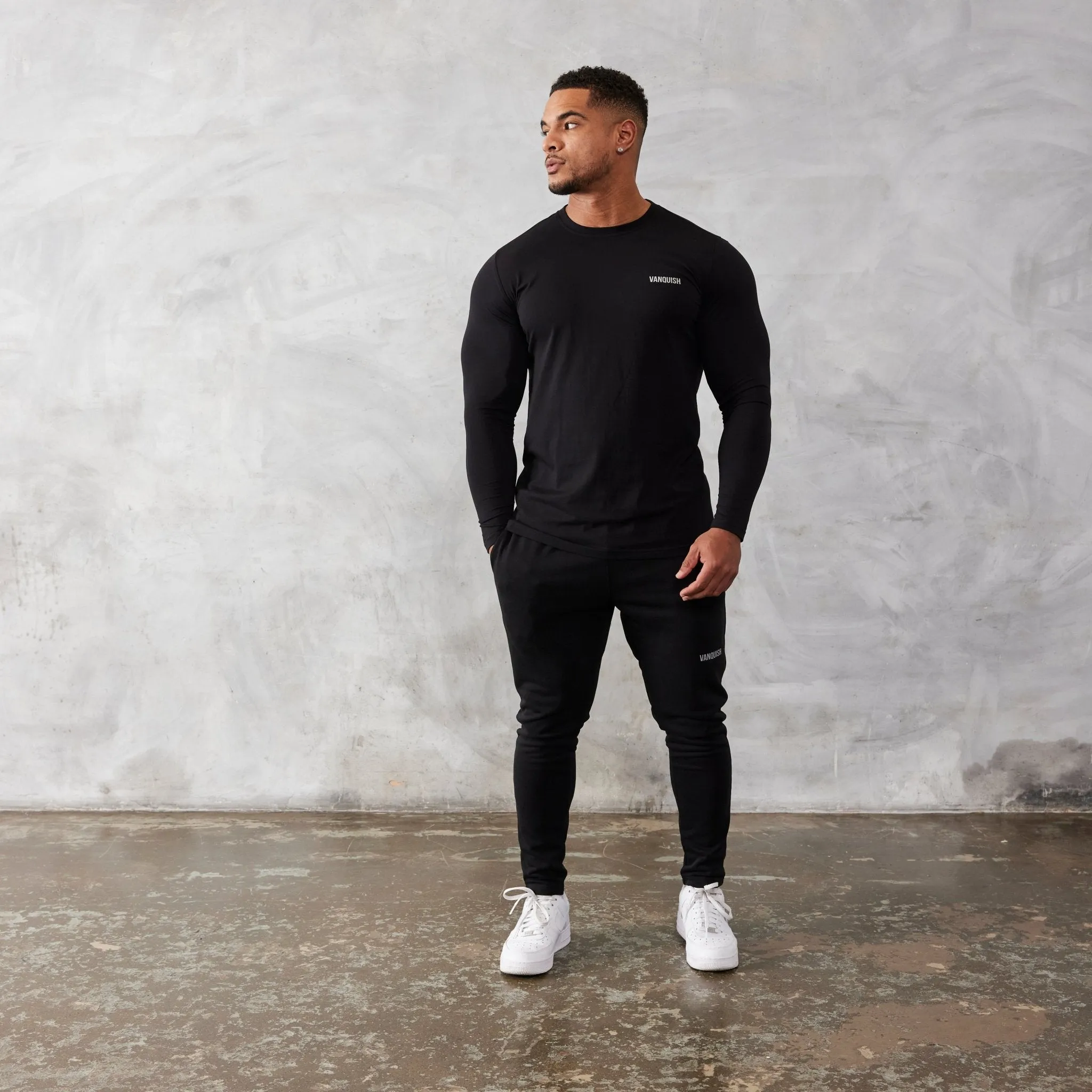 Vanquish Essential Black Slim Fit Long Sleeve T Shirt